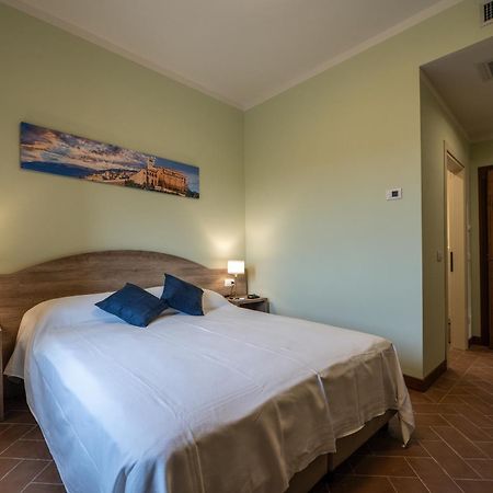 Affittacamere Podere Valserena Monteroni dʼArbia Exterior foto